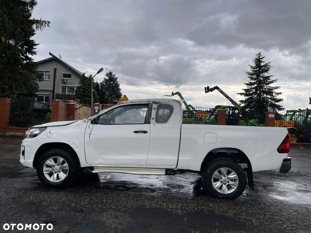 Toyota Hilux 4x4 Extra Cab Comfort - 4