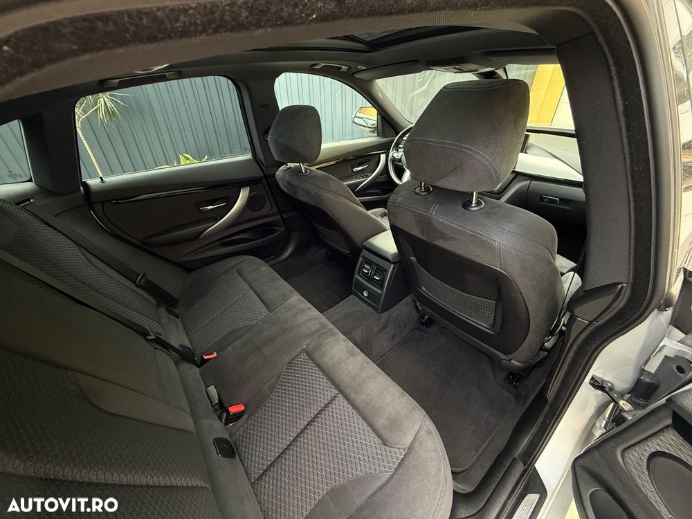BMW Seria 3 320d xDrive Sport-Aut. - 26