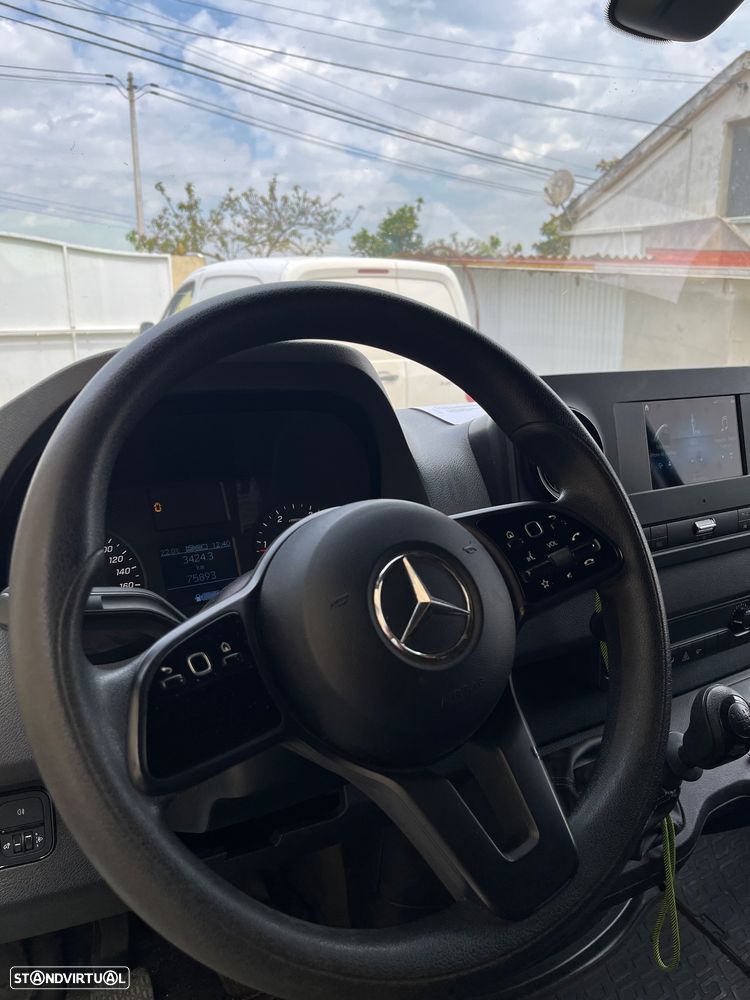 Mercedes-Benz Sprinter - 13