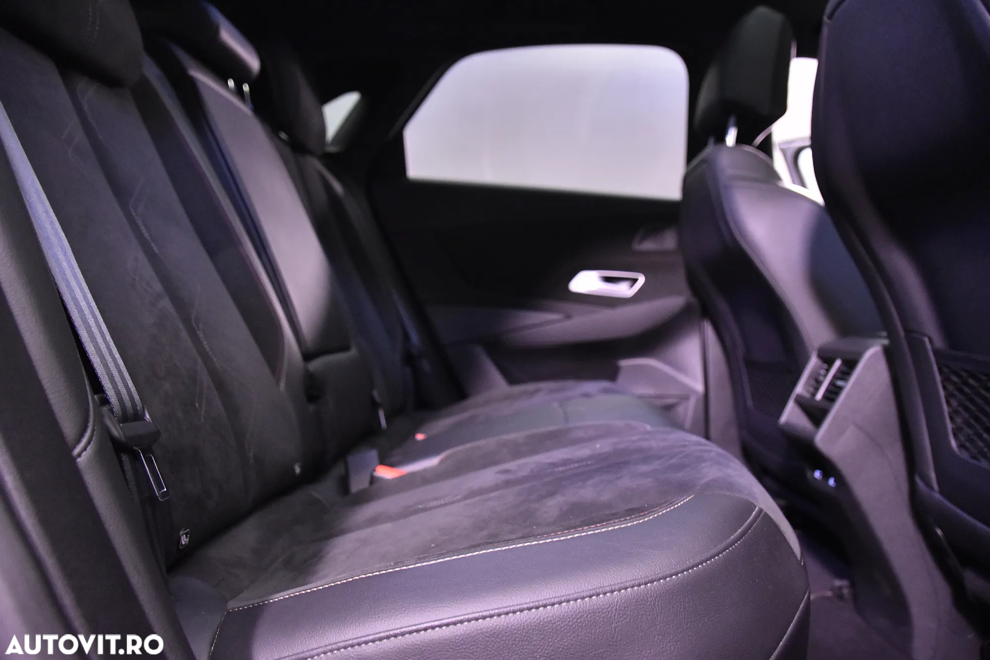 DS Automobiles DS 7 Crossback - 12