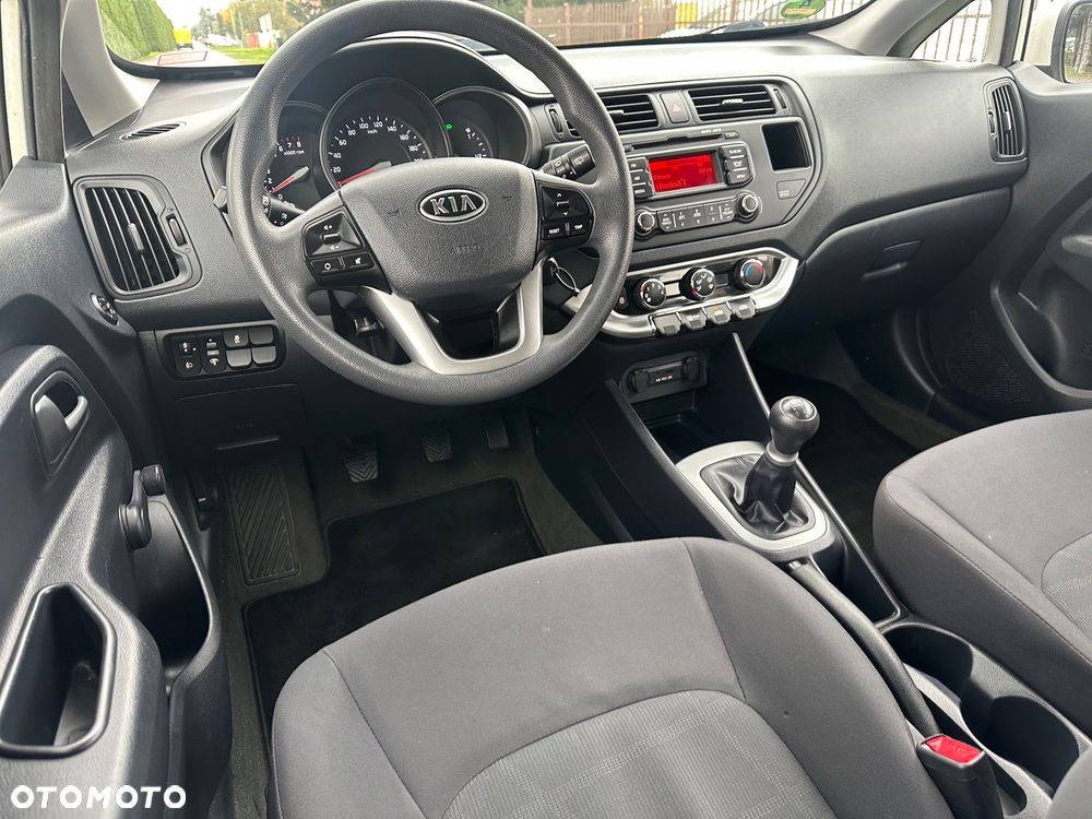 Kia Rio - 8