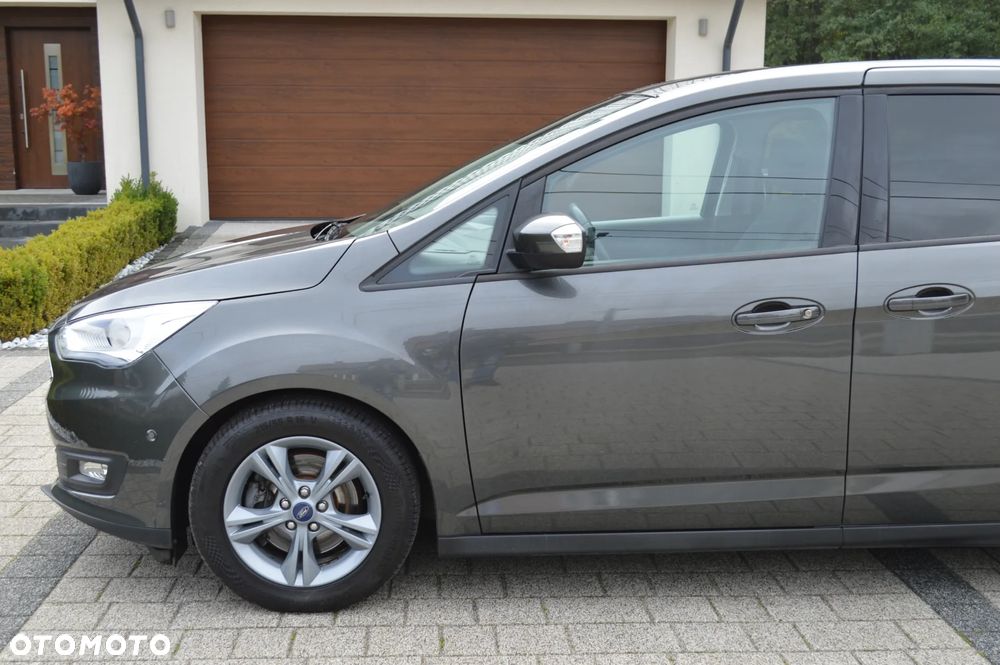 Ford Grand C-MAX - 22