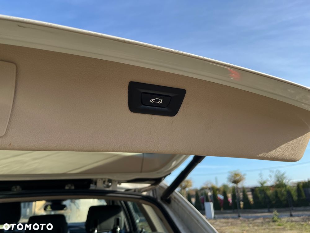 BMW Seria 3 318d xDrive - 10