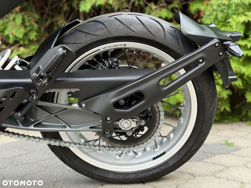 Husqvarna Svartpilen - 35