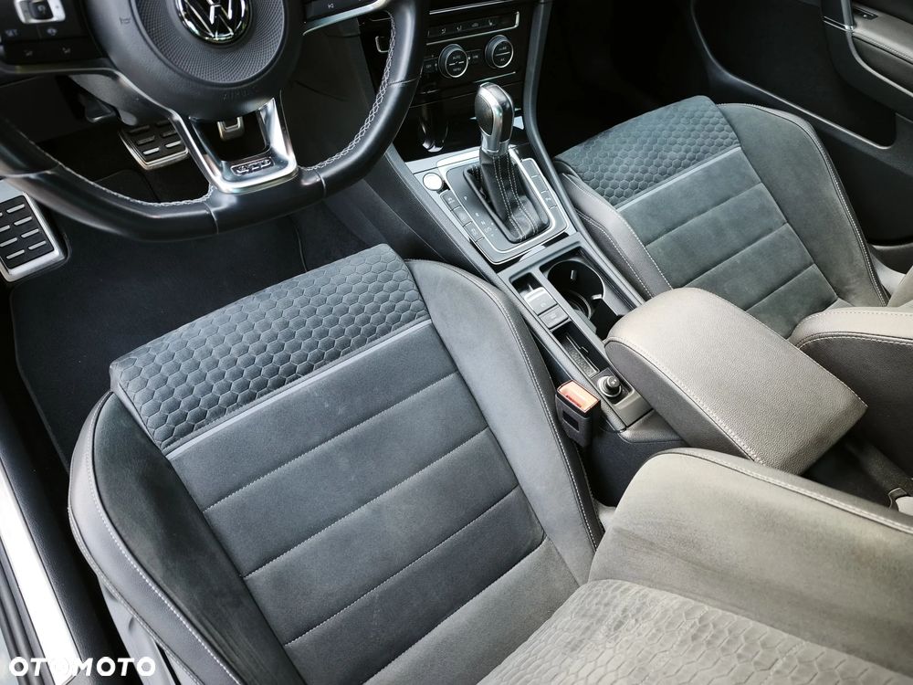 Volkswagen Golf - 17