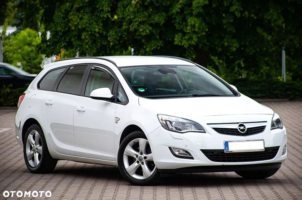 Opel Astra 1.6 Turbo 150 Jahre - 3