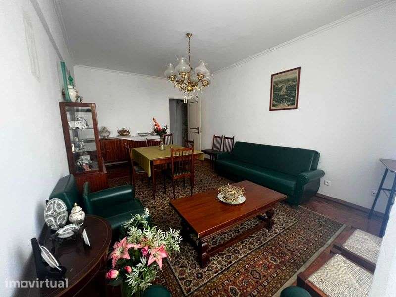 Apartamento T3 na Portela com Garagem - Grande imagem: 2/12