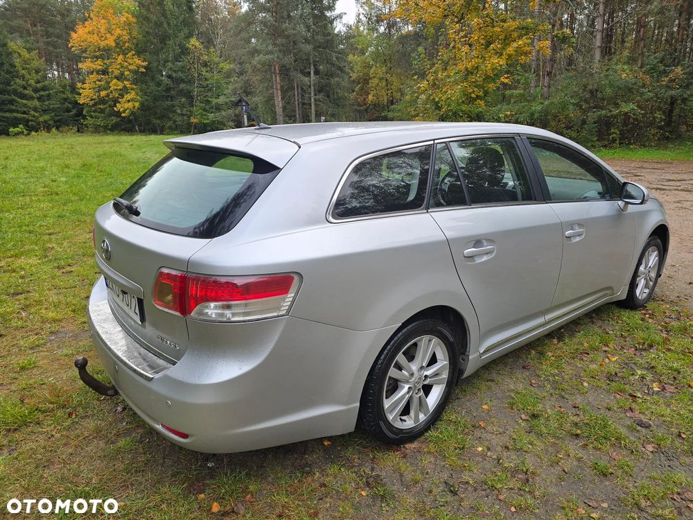 Toyota Avensis 2.0 D-4D - 5