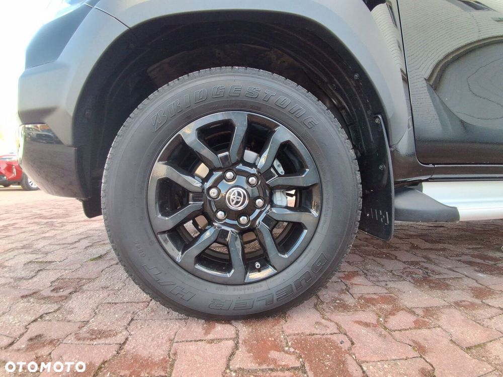 Toyota Hilux 2.8 D-4D mHEV Double Cab Invincible 4x4 - 10