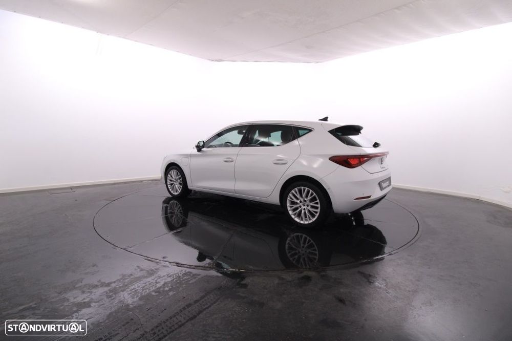 SEAT Leon 1.4 e-Hybrid Xcellence DSG - 4