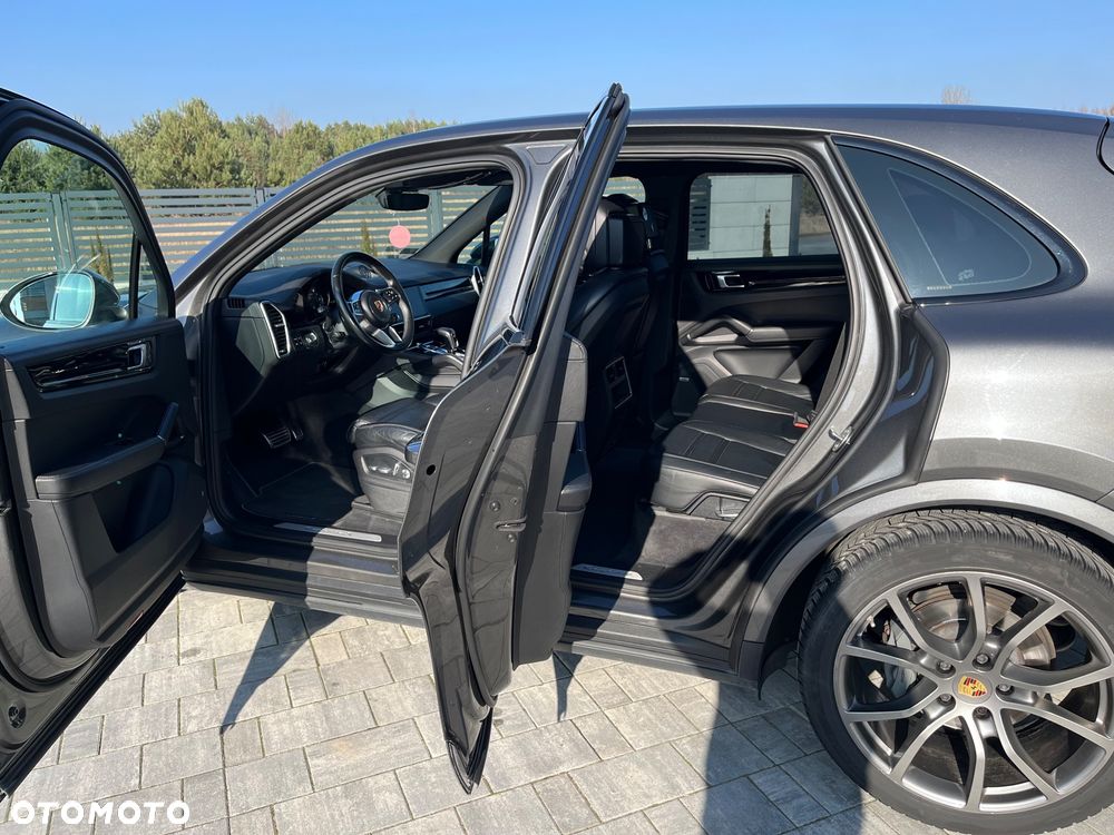 Porsche Cayenne S - 14