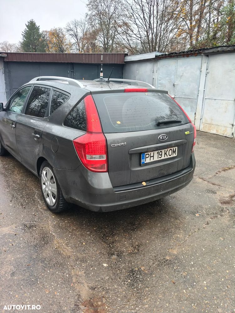 Kia Ceed 1.6 CRDi SW ISG Spirit - 9