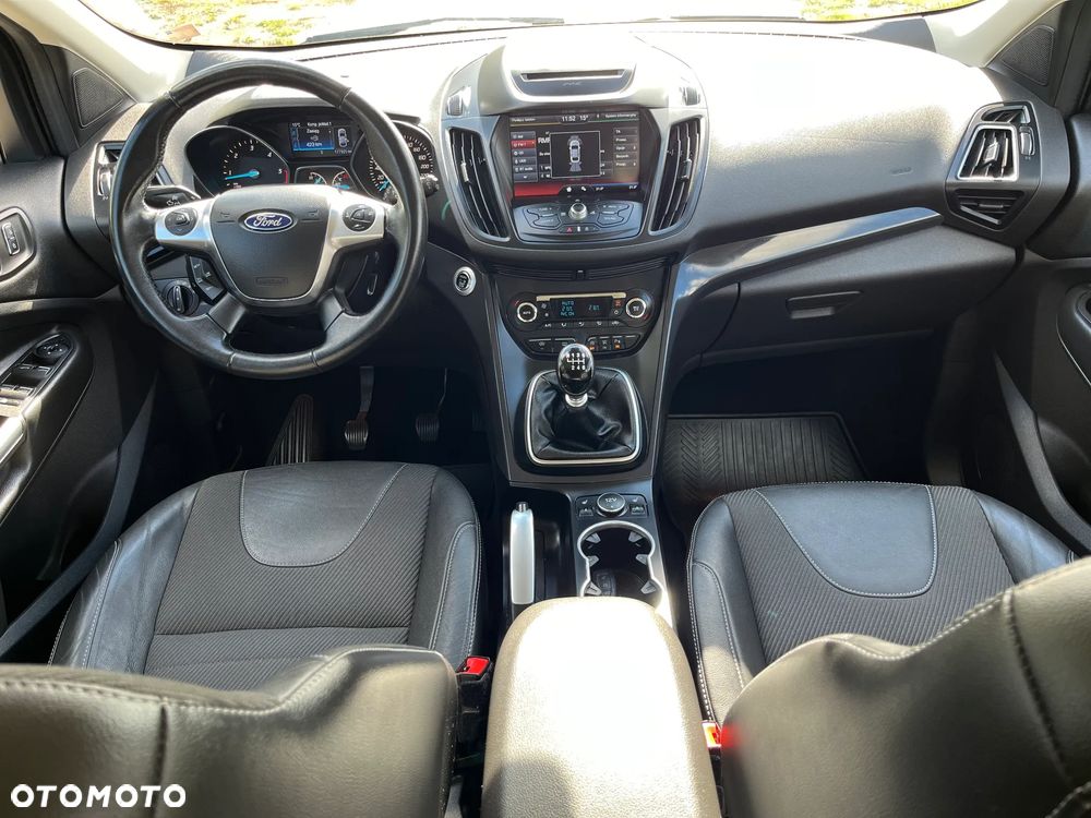 Ford Kuga 2.0 TDCi 2x4 Titanium - 26