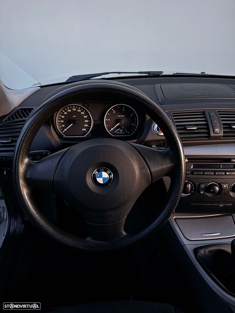BMW 118 d Line Urban - 11