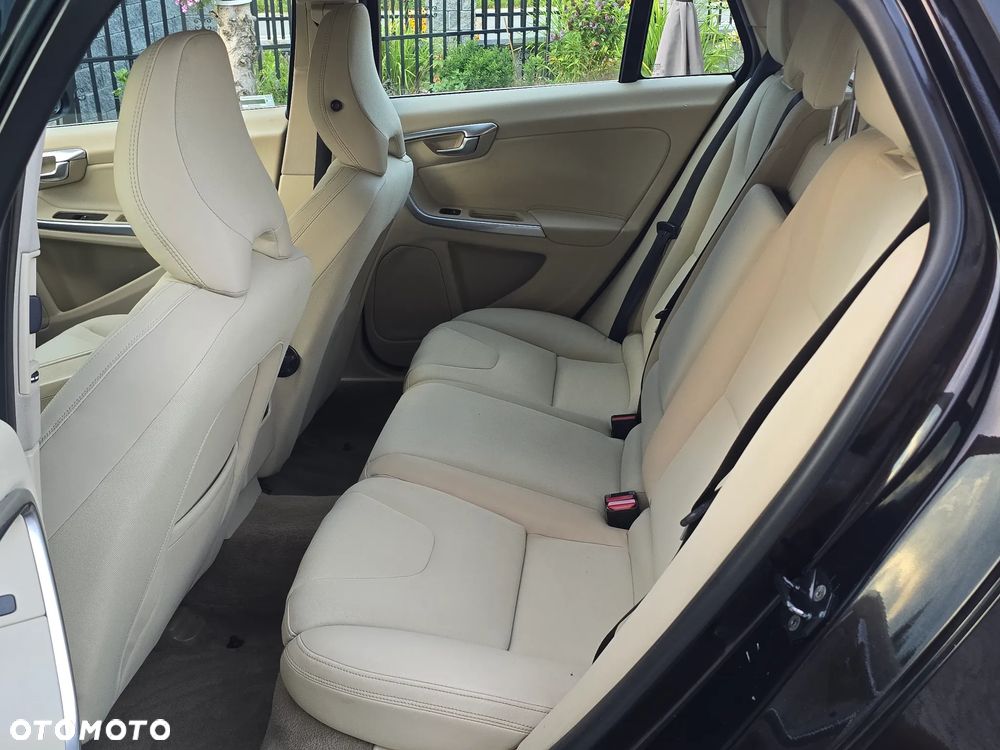 Volvo V60 D3 Summum - 20