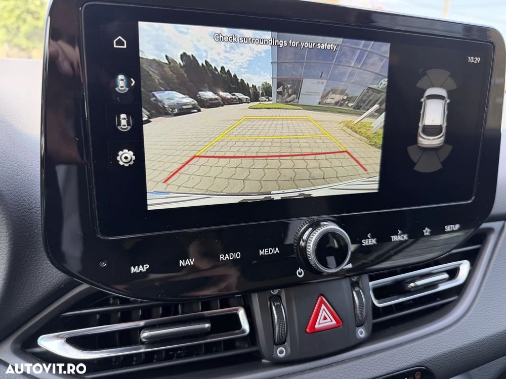 Hyundai i30 1.5 96CP M/T Highway - 17