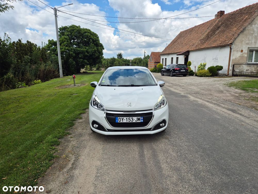 Peugeot 208 - 3