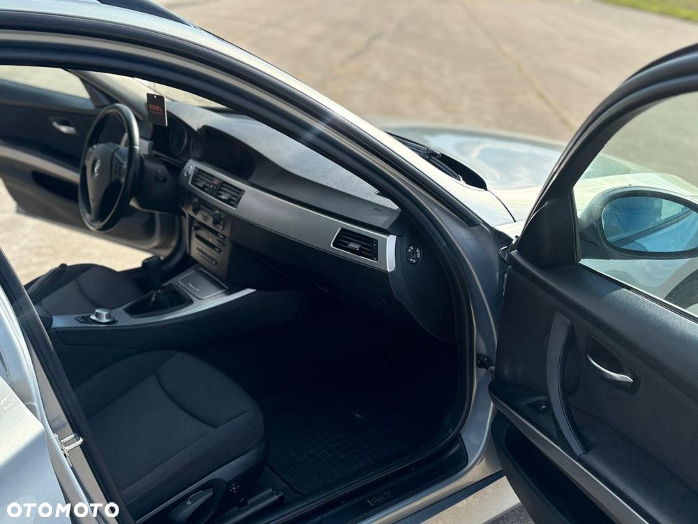 BMW Seria 3 320d - 21