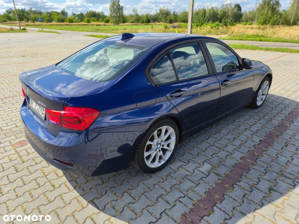 BMW Seria 3 320i - 7