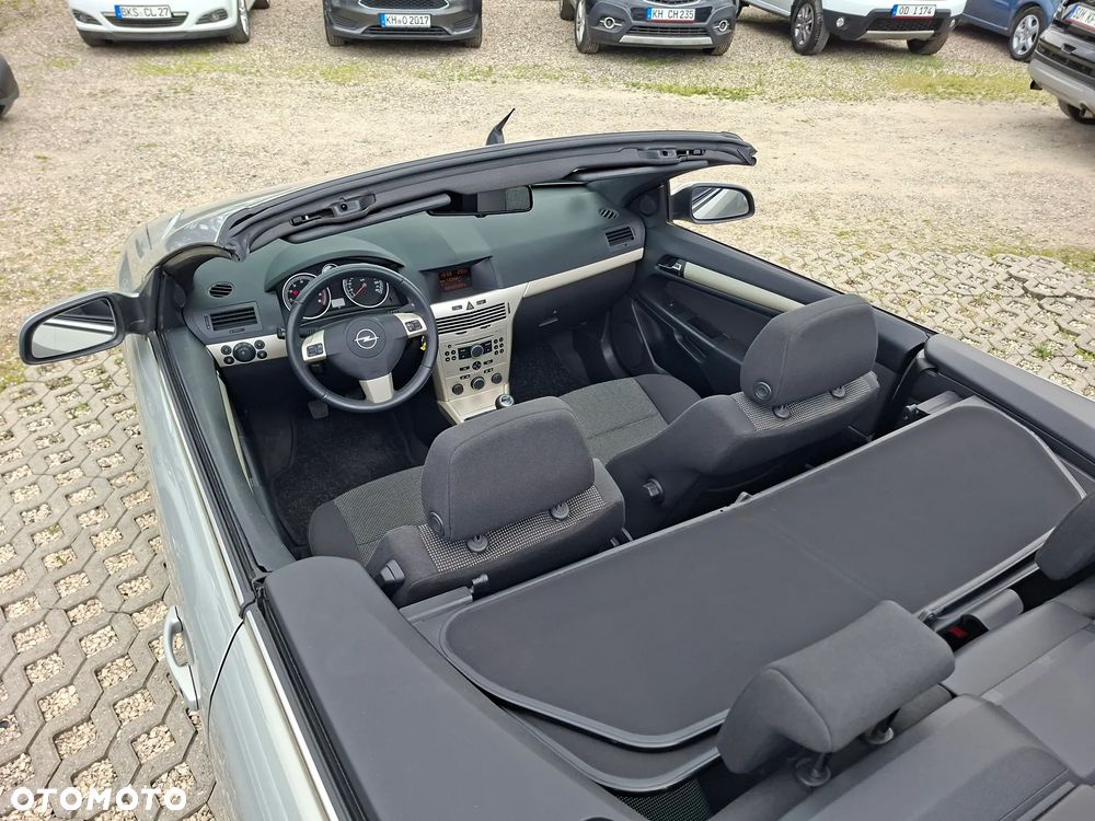 Opel Astra 1.8 Black&White - 15