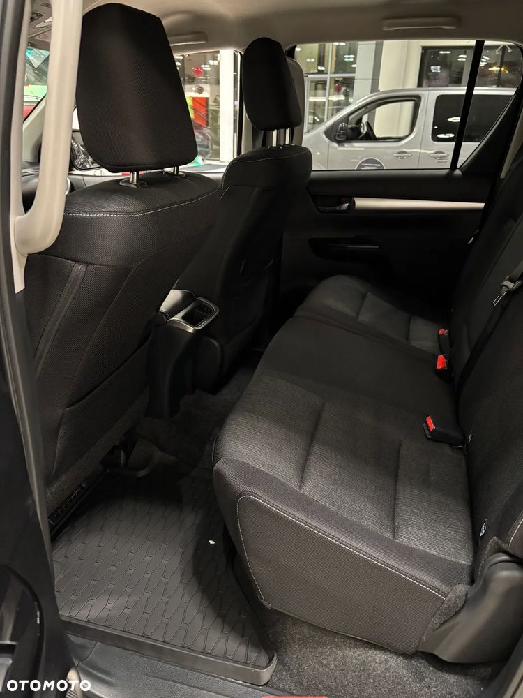 Toyota Hilux - 24