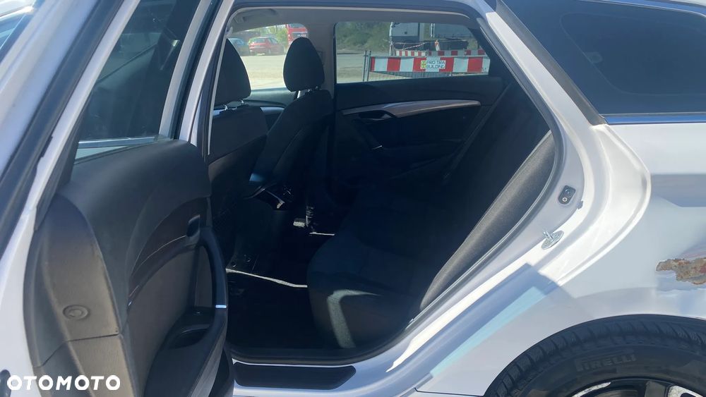 Hyundai i40 Kombi 1.6 Trend - 16