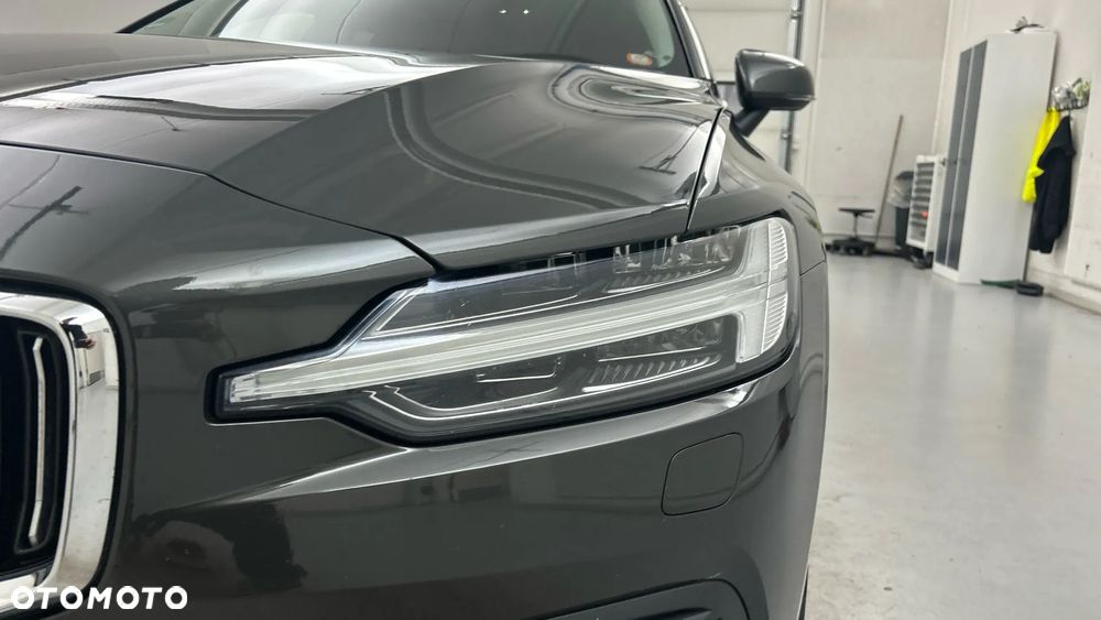 Volvo V60 2021 photo 4