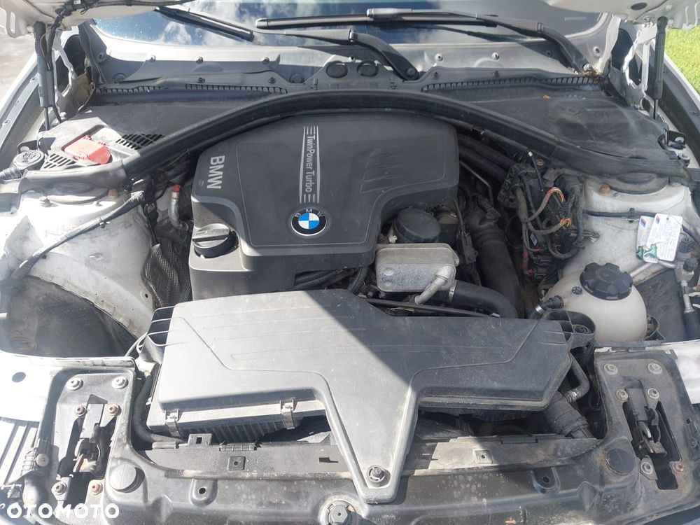 BMW Seria 3 328i Sport Line - 19