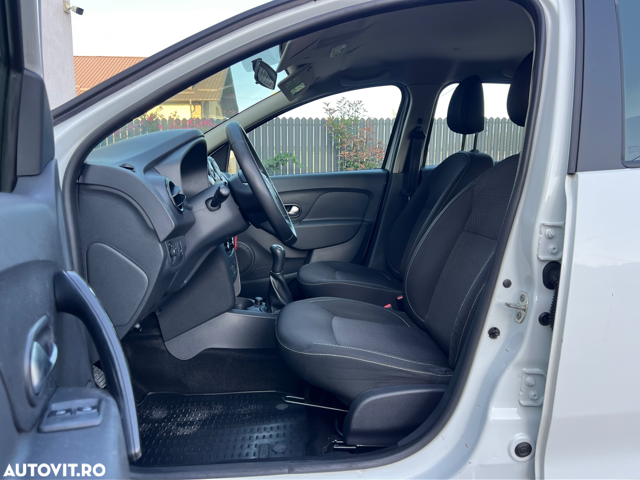 Dacia Logan 1.5 Blue dCi Laureate - 12