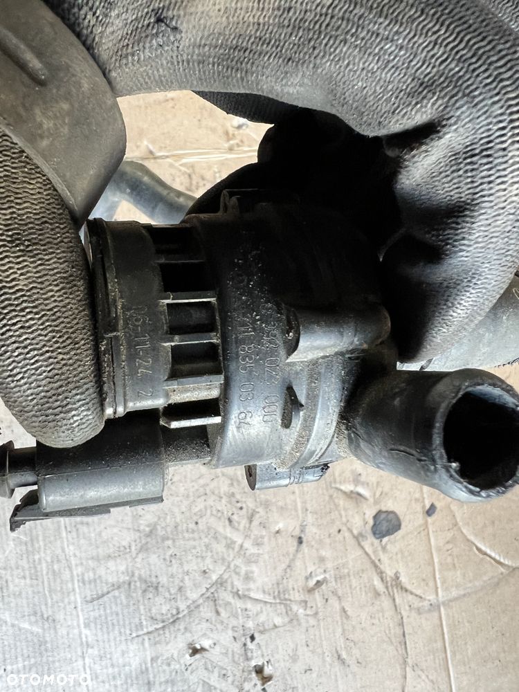 Dodatkowa pompka wody wąż rurka Mercedes W211 Lift A2118302596 - 5