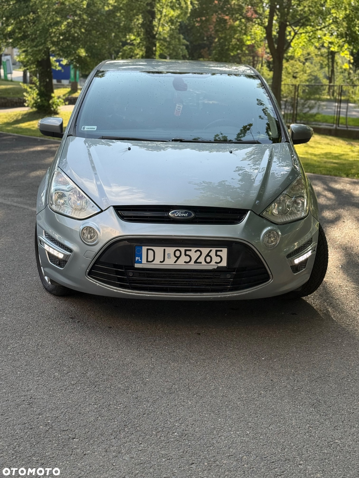 Ford S-Max - 11