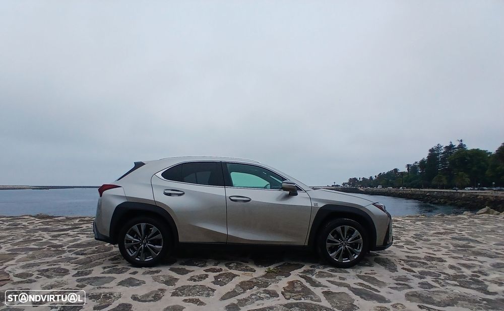 Lexus UX 250h Sport (Ecrã 12.3) - 7