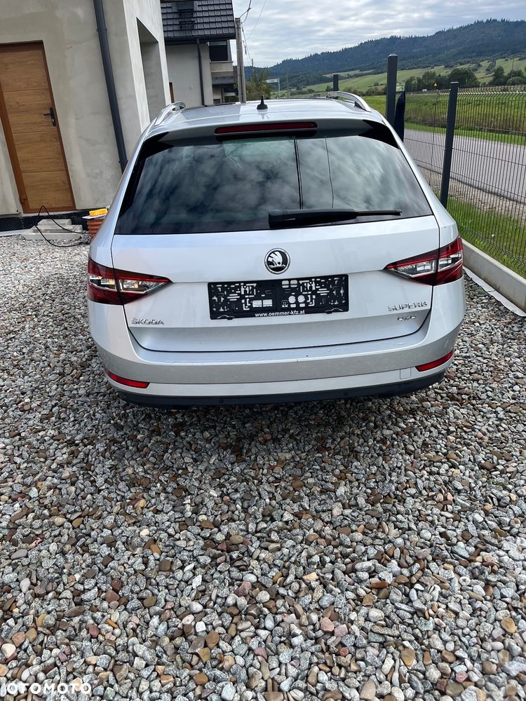 Skoda Superb 2.0 TDI 4x4 Premium Edition - 10