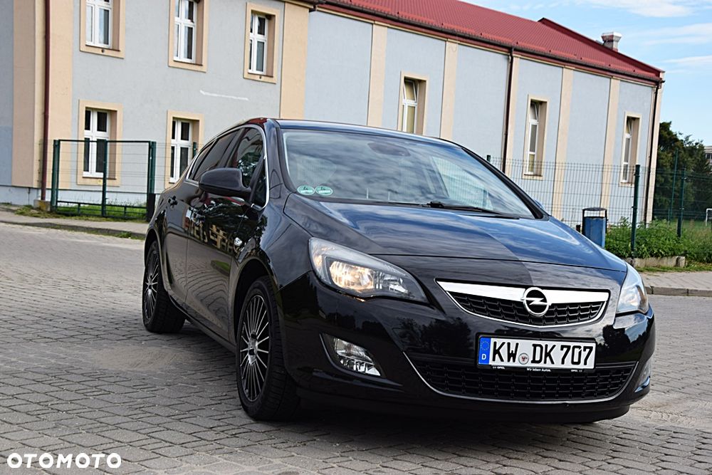 Opel Astra 1.6 Turbo Edition Sport - 1
