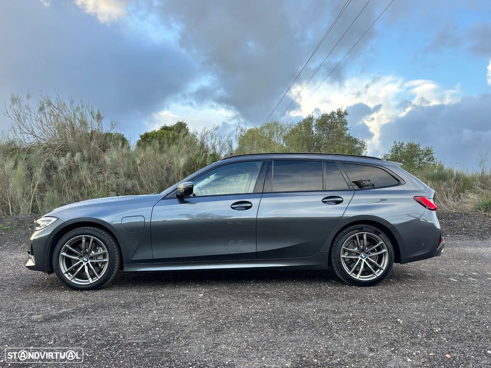 BMW 330 e Touring Line Sport Auto - 3