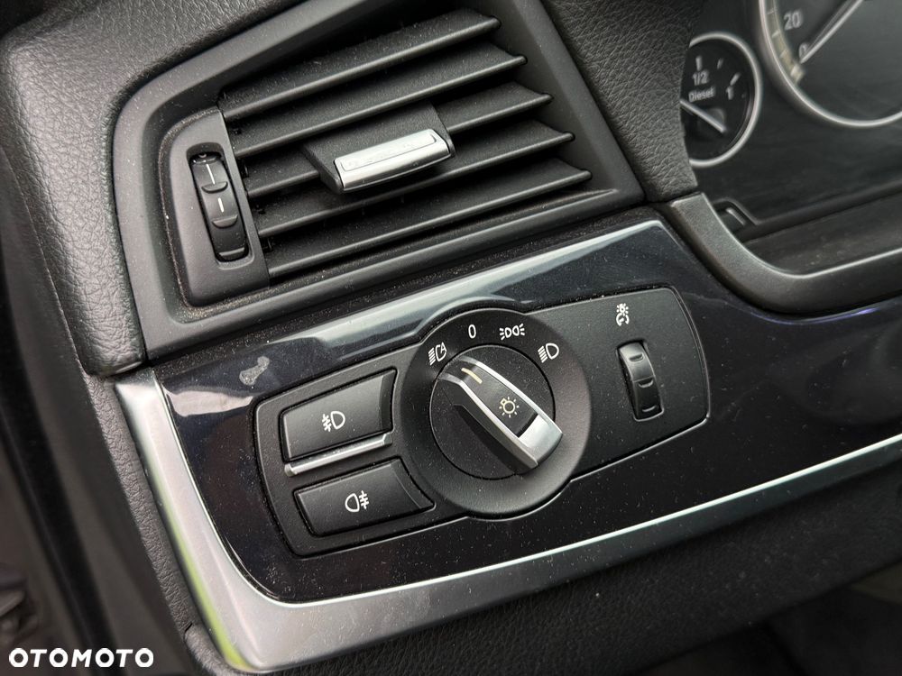 BMW Seria 5 520d Luxury Line - 25
