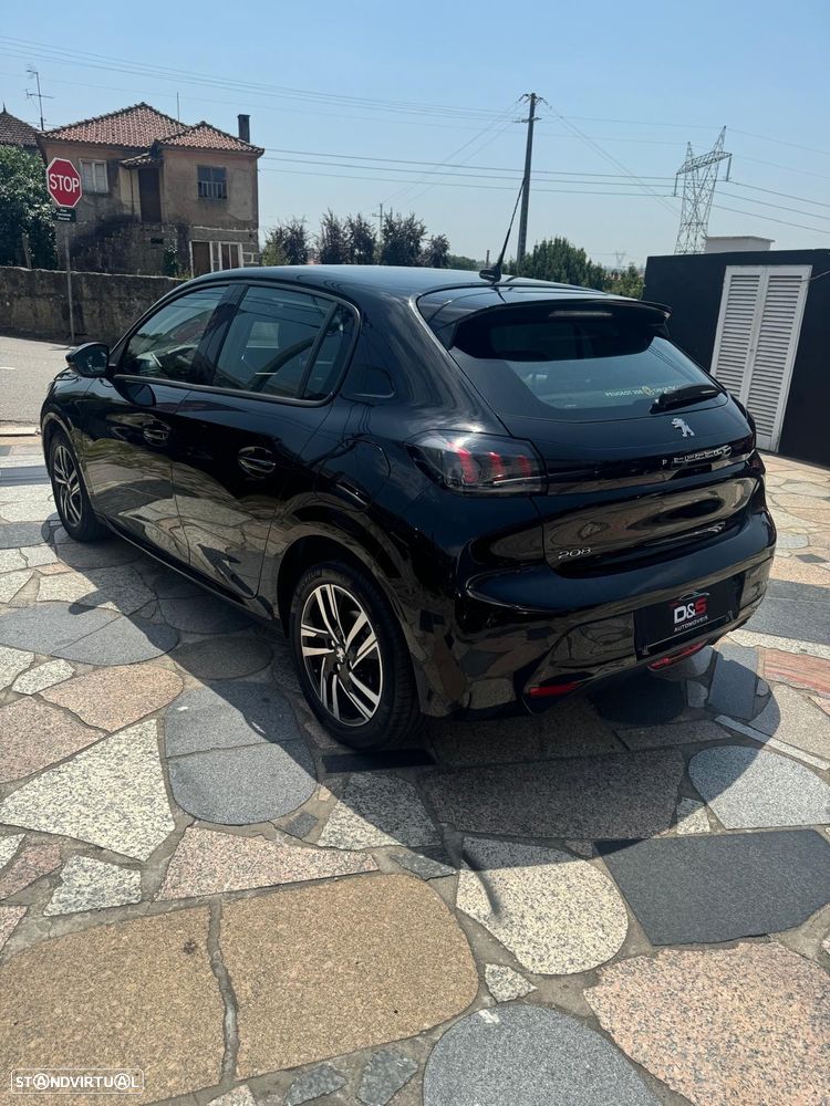 Peugeot 208 PureTech 100 Allure — fotografia 14