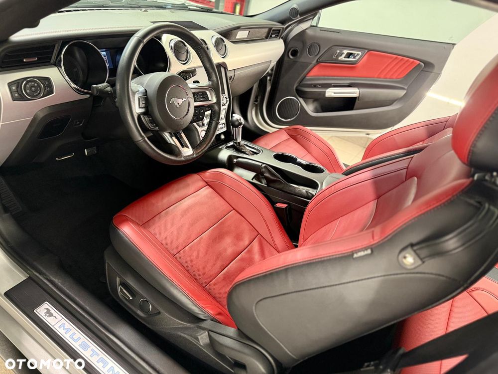 Ford Mustang - 6