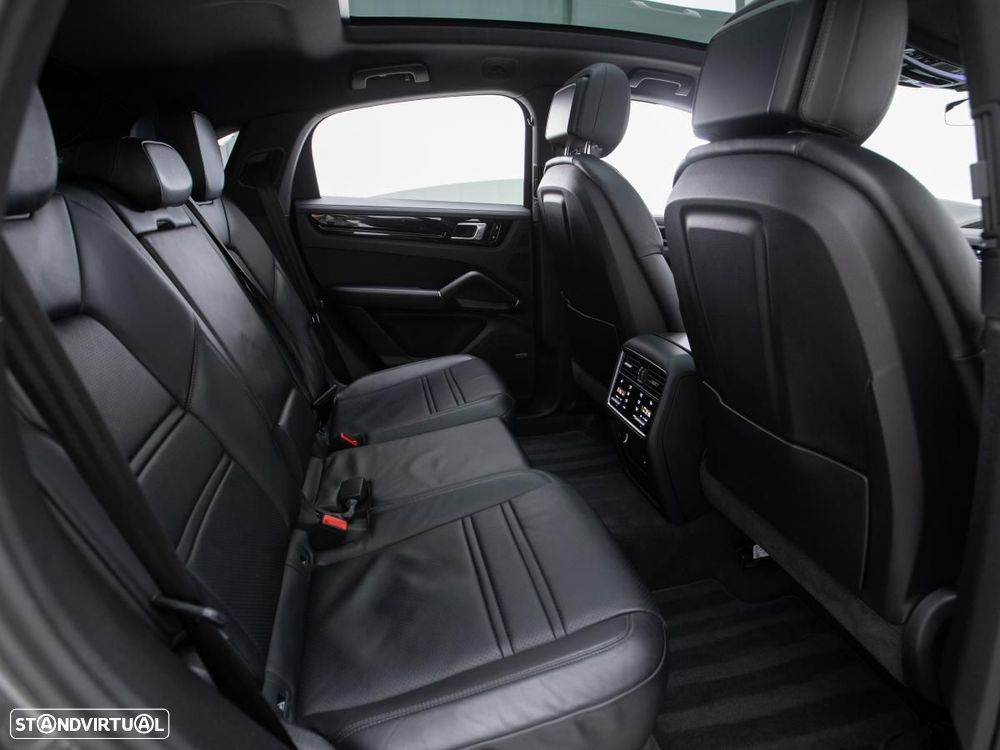 Porsche Cayenne - 12