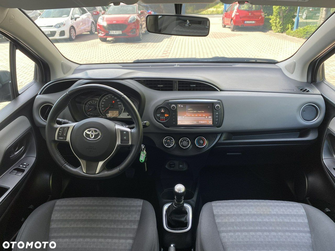 Toyota Yaris - 10