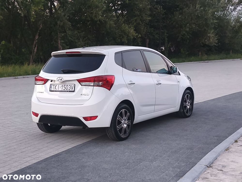 Hyundai ix20 1.4 Premium blue - 21