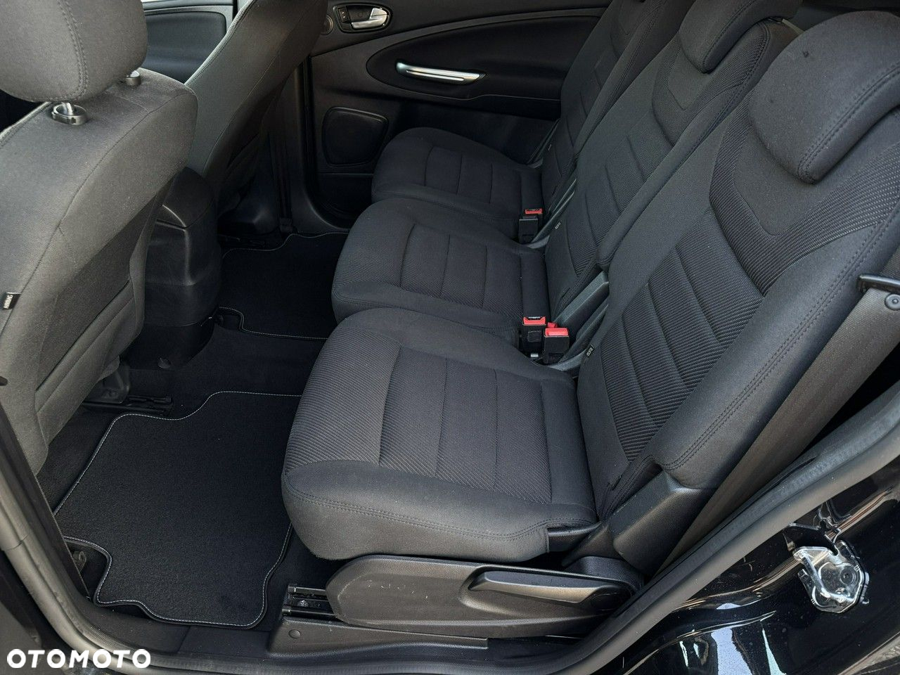 Ford S-Max - 21