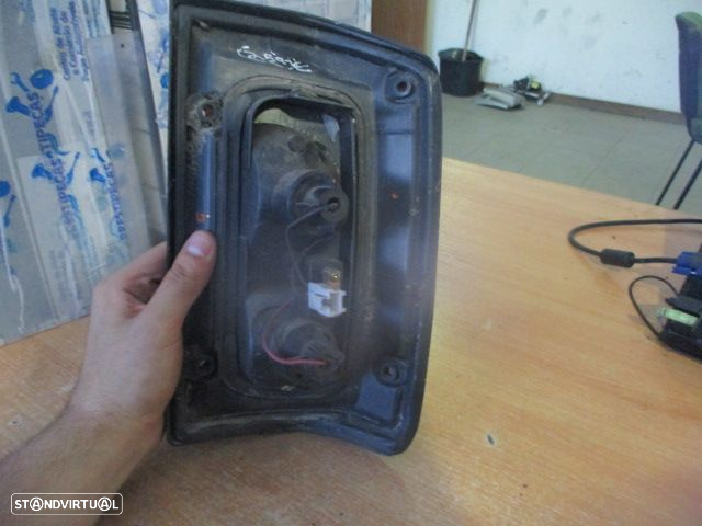 Farol Tras Stop2591 NISSAN PATROL GR Y60 1996 2.8 TD 115CV 3P BEIGE ESQ ICHIKOH - 2