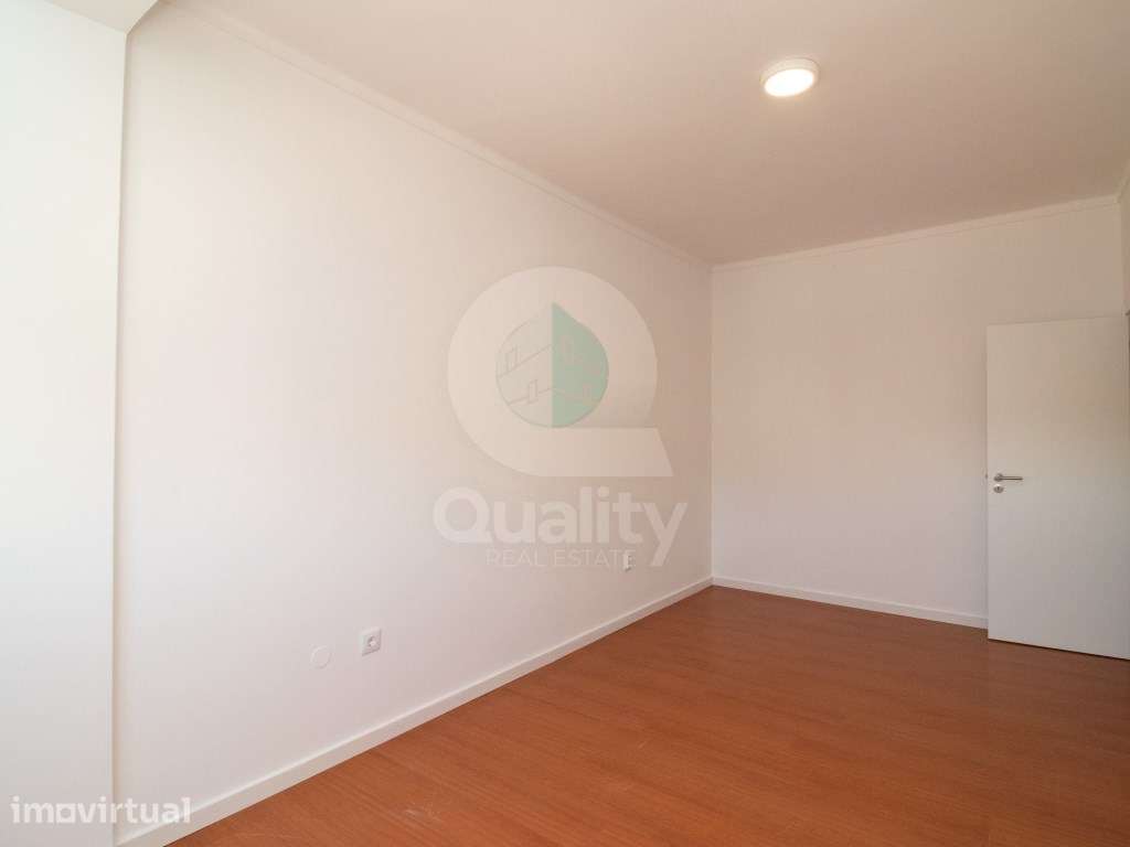 Apartamento T1 - 51 m² - Semi-Remodelado - Excelente Localização - Grande imagem: 3/20