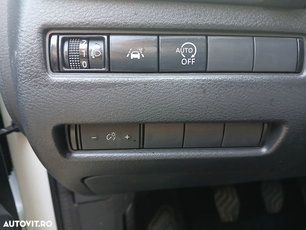 Nissan Qashqai 1.3 l MHEV N-Connecta - 15