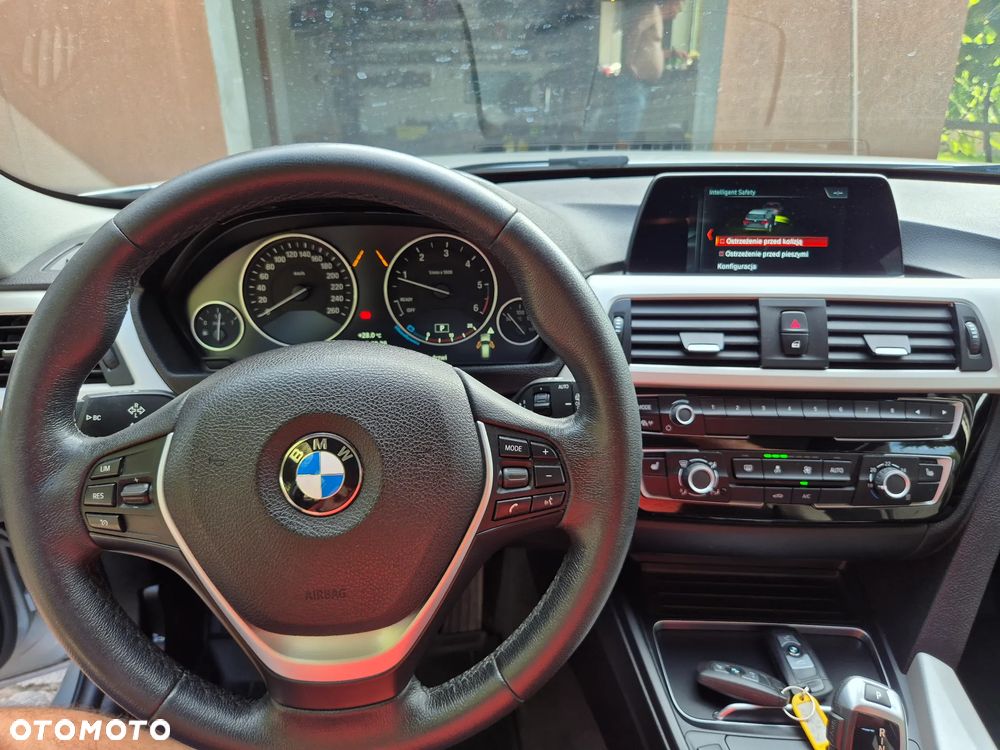 BMW Seria 3 318d Sport Line - 19
