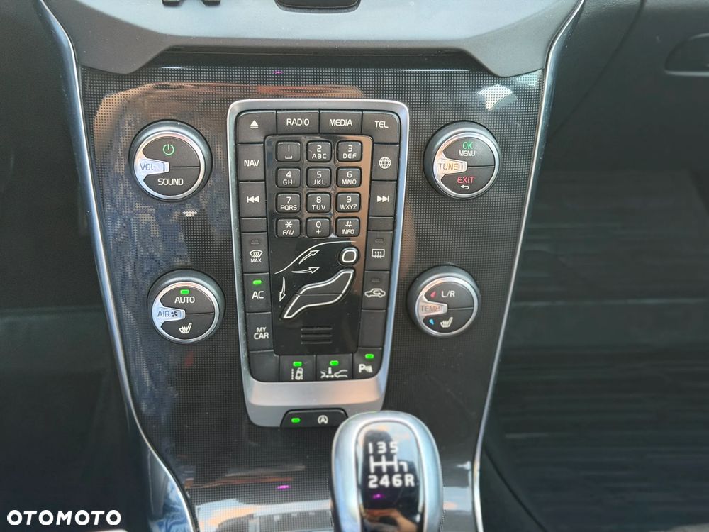 Volvo V40 D2 Drive-E Momentum - 33