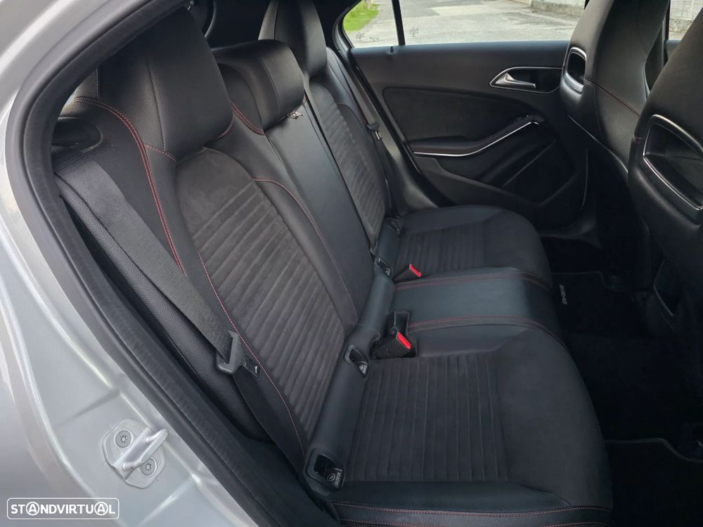 Mercedes-Benz A 180 AMG Line - 30