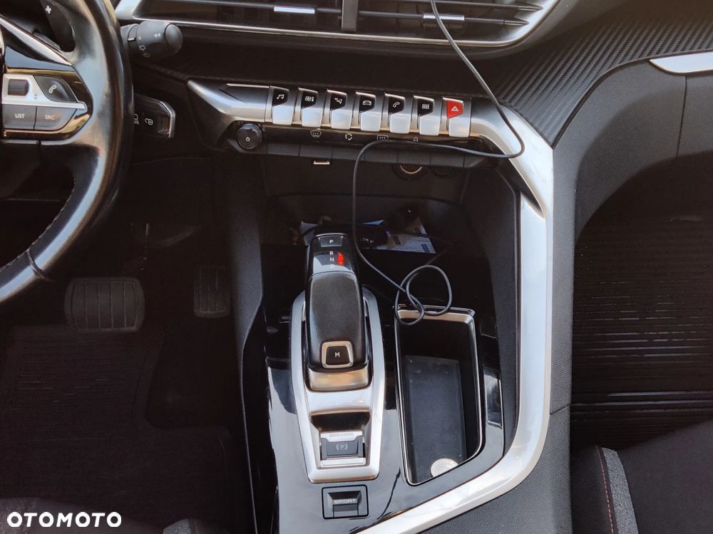 Peugeot 3008 1.6 BlueHDi Allure S&S EAT6 - 12