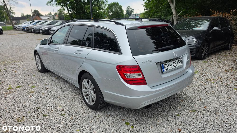 Mercedes-Benz Klasa C 180 CGI BlueEff Classic - 4